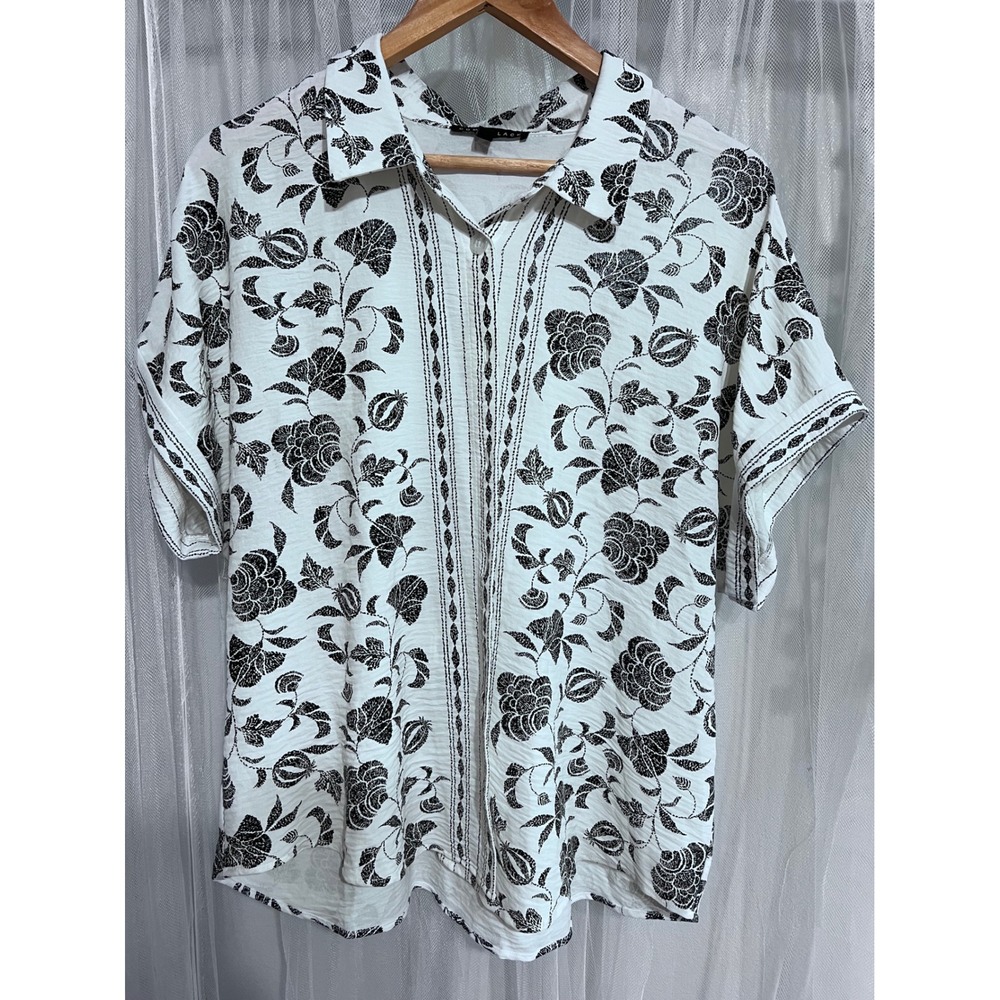 Como Black Womens XL Floral Button Down Shirt Short Sleeve White Black Textured